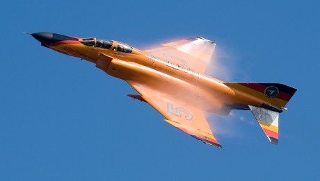Pues eso, en este hilo pretendo deleitaros como amantes de los aviones de combate que sois muchos, con 30
