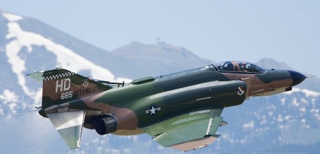 Pues eso, en este hilo pretendo deleitaros como amantes de los aviones de combate que sois muchos, con 102