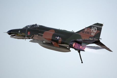Pues eso, en este hilo pretendo deleitaros como amantes de los aviones de combate que sois muchos, con 101