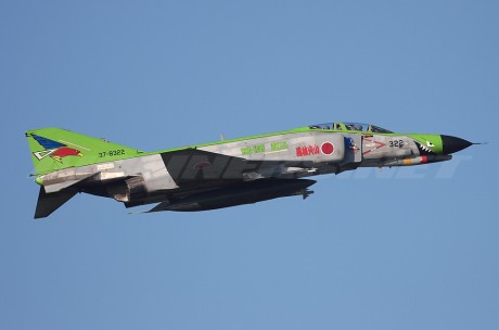 Pues eso, en este hilo pretendo deleitaros como amantes de los aviones de combate que sois muchos, con 111