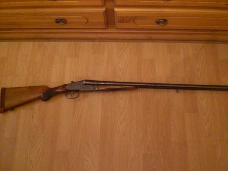 Vendo escopeta paralela del 12 por no usar, marca Iru, platina larga, longitud de los cañones 71 cm, choques 00