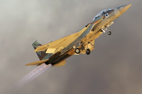 Pues eso, en este hilo pretendo deleitaros como amantes de los aviones de combate que sois muchos, con 142