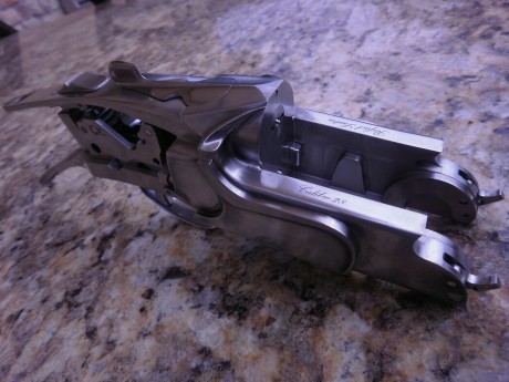 Buenas, 

Me llamo Rafael Lastra Gómez, soy ingeniero mecánico y he patentado y fabricado una escopeta 92