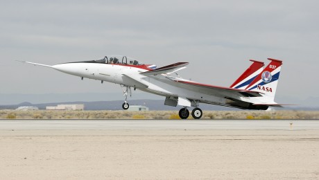 Pues eso, en este hilo pretendo deleitaros como amantes de los aviones de combate que sois muchos, con 171