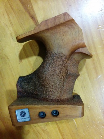 Vendo Cacha Steyr LP10 - talla M - dos años un solo dueño - por haber cambiado a una cacha a medida. Precio 01