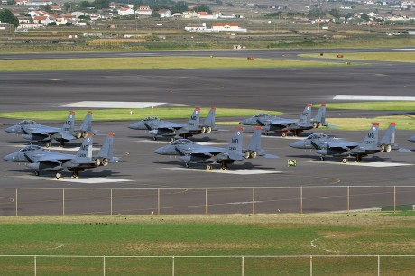 Pues eso, en este hilo pretendo deleitaros como amantes de los aviones de combate que sois muchos, con 40