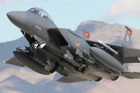 Pues eso, en este hilo pretendo deleitaros como amantes de los aviones de combate que sois muchos, con 61