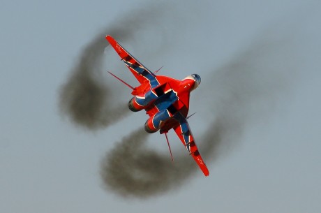 Pues eso, en este hilo pretendo deleitaros como amantes de los aviones de combate que sois muchos, con 92