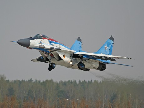 Pues eso, en este hilo pretendo deleitaros como amantes de los aviones de combate que sois muchos, con 90