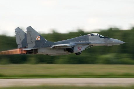 Pues eso, en este hilo pretendo deleitaros como amantes de los aviones de combate que sois muchos, con 101