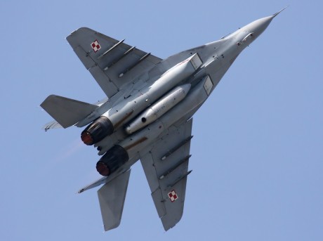 Pues eso, en este hilo pretendo deleitaros como amantes de los aviones de combate que sois muchos, con 112