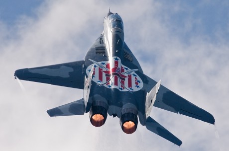 Pues eso, en este hilo pretendo deleitaros como amantes de los aviones de combate que sois muchos, con 160