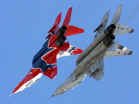 Pues eso, en este hilo pretendo deleitaros como amantes de los aviones de combate que sois muchos, con 171