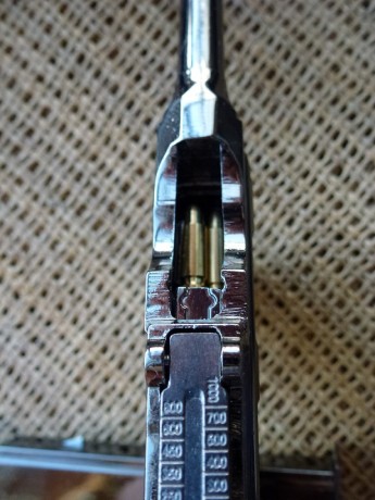Hola.
Vendo esta preciosa miniatura en metal de la famosa pistola Mauser M-712, la miniatura esta muy 10