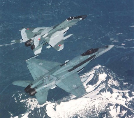 Pues eso, en este hilo pretendo deleitaros como amantes de los aviones de combate que sois muchos, con 20