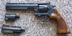 pues eso señores.......

ardua y dificil tarea la mia........encontrar el cañoncito de 2,5" que le 70