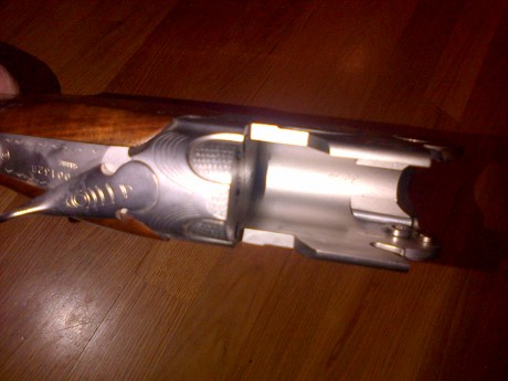 Chollo total...

vendo escopeta Beretta 686E  de trap, con pocos tiros,en maletin original.
cañones de 00