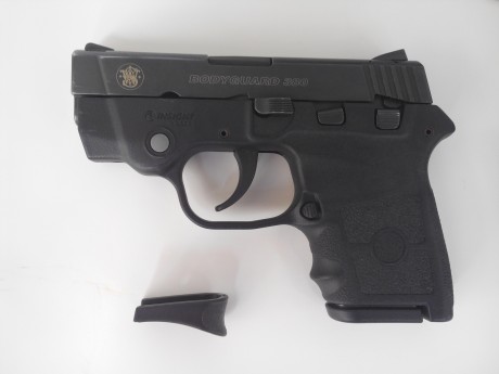 Pues como digo en el asunto. Vendo mi S&W body guard .380. En cuanto al uso,  solo la he probado dos 00