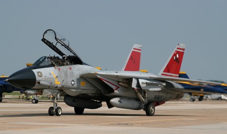 Pues eso, en este hilo pretendo deleitaros como amantes de los aviones de combate que sois muchos, con 110