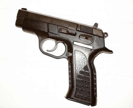 Hola,he abierto este hilo para que todos aquellos que tengais armas Españolas,podais lucirlas aqui con 92