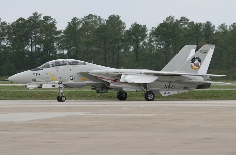 Pues eso, en este hilo pretendo deleitaros como amantes de los aviones de combate que sois muchos, con 122