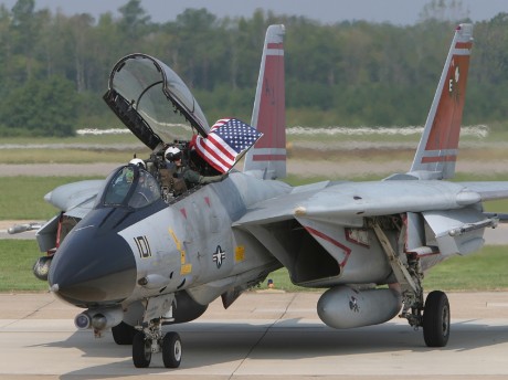 Pues eso, en este hilo pretendo deleitaros como amantes de los aviones de combate que sois muchos, con 121