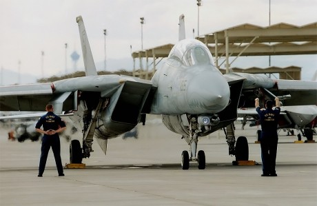 Pues eso, en este hilo pretendo deleitaros como amantes de los aviones de combate que sois muchos, con 140