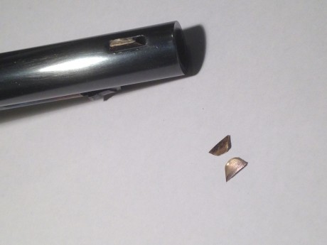 Hola compañer@s.Esto es lo que me ha pasado.He cogido el revolver,el cual lo tengo envuelto en un paño 00