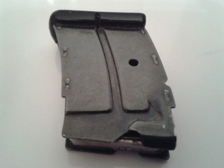 En venta cargador de 5 cartuchos para carabina cal .22 marca Anschutz modelo NA en buen estado.
Envio 01