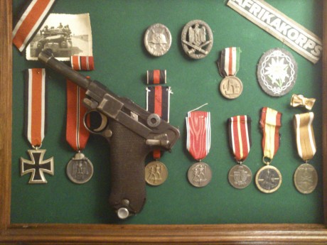 Hola a todos, os presento por fin mi primera P 08! 
Se trata de una Mauser S/42 " codigo G", 32