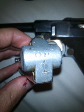 Hola a todos, os presento por fin mi primera P 08! 
Se trata de una Mauser S/42 " codigo G", 70