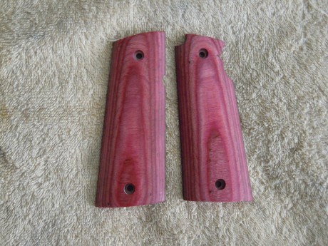 Vendo cachas para pistolas Star, tipo A - B, y sus variantes AS, BS. También para Llama, variantes y clones 50