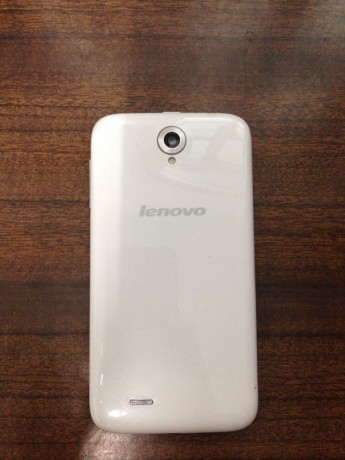 hola!!!!! vendo móvil lenovo a850
es dual sim.
pantalla 5'5 pulgadas
4nucleos a 1'3 
1g de RAM
cámara 20