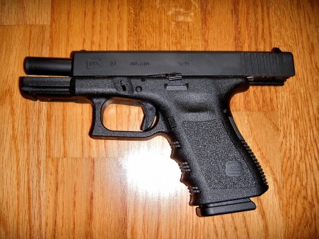 Vendo Glock 19 (3ª Generación), en perfecto estado tanto estético como mecánico. Disparos realizados 400. 170