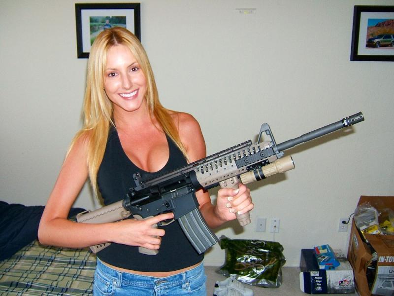 Como veo que aqui todo el mundo tiene armas, pistolas y toda esa parafernalia "prohibida", yo 170