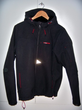 Vendo Softshell Trangoworld modelo Bakua en perfecto estado. Comprado en El Corte Ingles. 

Softshell 91