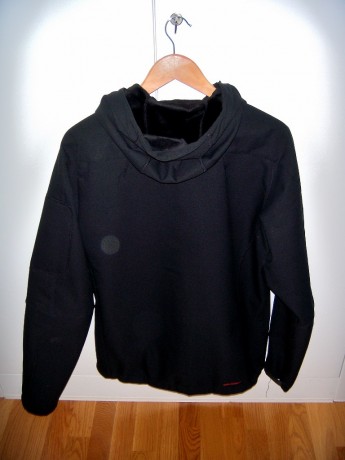 Vendo Softshell Trangoworld modelo Bakua en perfecto estado. Comprado en El Corte Ingles. 

Softshell 90