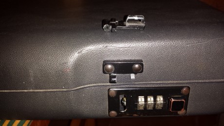 Hola compañeros estoy buscando una pieza de cierre, de un maletín de escopeta,es difícil encontrarlo,pero 12