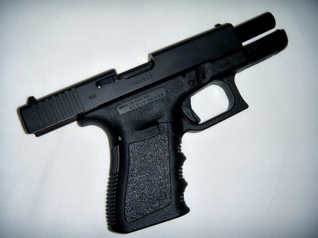 Vendo Glock 19 (3ª Generación), en perfecto estado tanto estético como mecánico. Disparos realizados 400. 10
