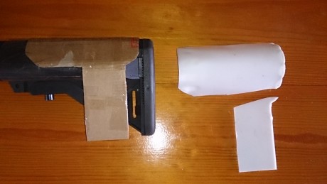 Alguna idea sobre cómo hacer una carrillera para este culatin?? 

Yo estoy pensando en kydex para la propia 81