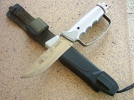 Hola, quiero autoregalarme un cuchillo de supervivencia. He estado viendo los Aitor Jungle King I y II 20