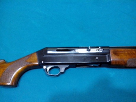 se vende benelli con 66cm de cañon y 3estrellas muy buen estado tengo wasap 687817346 02