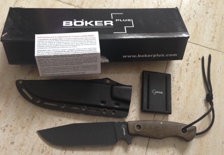 CUCHILLO DISEÑADO POR JASPER VOX KNIVES, ES EL MODELO CON HOJA RECUBIERTA EN NEGRO PARA EVITAR CORROSIONES 01