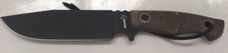 CUCHILLO DISEÑADO POR JASPER VOX KNIVES, ES EL MODELO CON HOJA RECUBIERTA EN NEGRO PARA EVITAR CORROSIONES 00