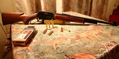 ...se llama ahorrar para un rifle de largo alcance, de muy largo alcance. Si ya sé que tuve un Vanguard 00