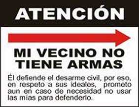 Hola conoceis esta frase??

"Mi vecino es anti-armas. En su casa NO HAY ARMAS. Yo, en estricto cumplimiento 80