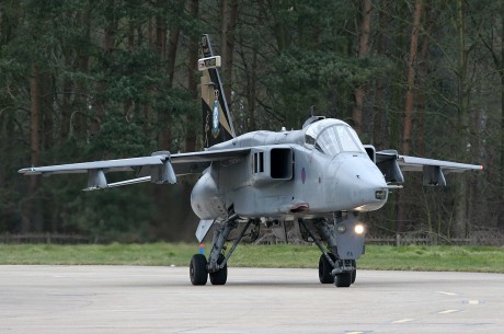 Pues eso, en este hilo pretendo deleitaros como amantes de los aviones de combate que sois muchos, con 170