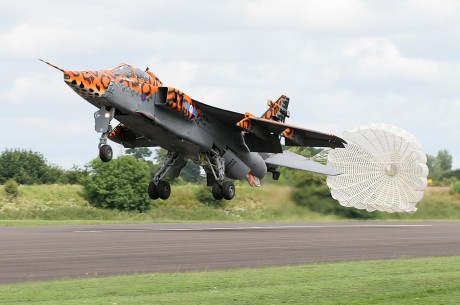 Pues eso, en este hilo pretendo deleitaros como amantes de los aviones de combate que sois muchos, con 01