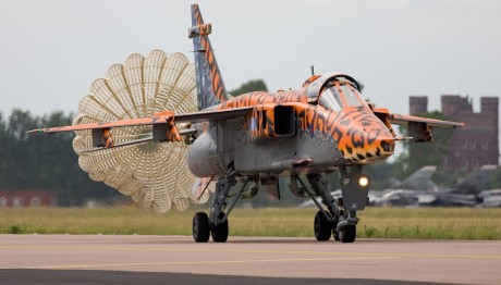Pues eso, en este hilo pretendo deleitaros como amantes de los aviones de combate que sois muchos, con 00