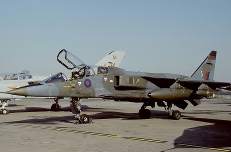 Pues eso, en este hilo pretendo deleitaros como amantes de los aviones de combate que sois muchos, con 10